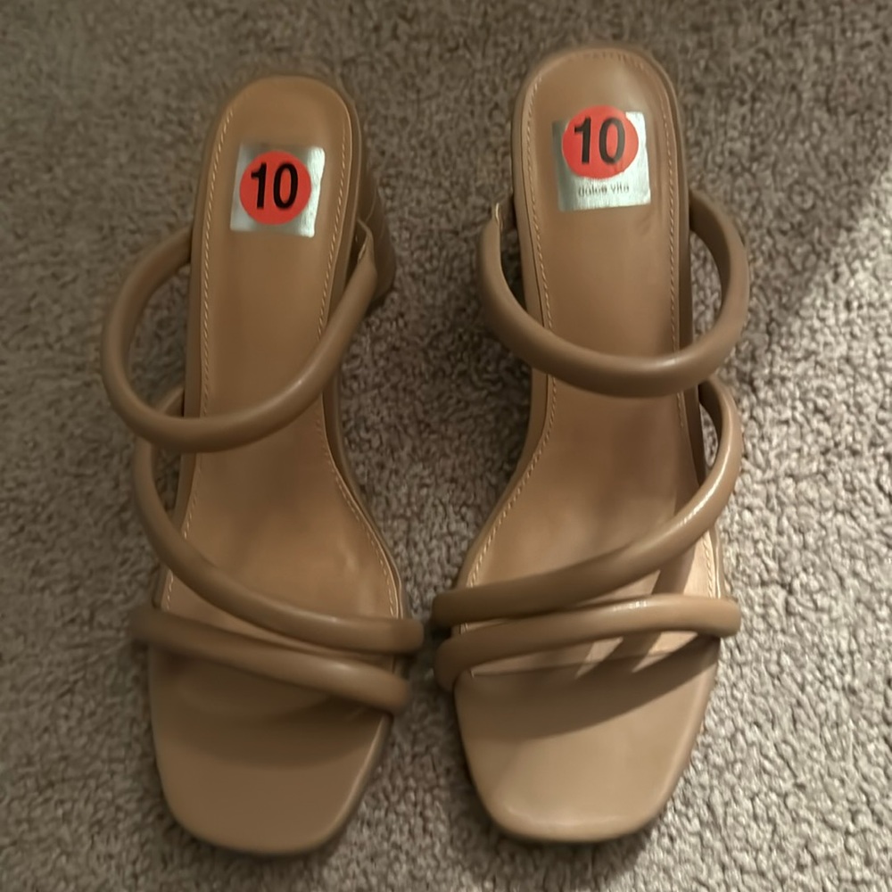 Dolce vita pumps
